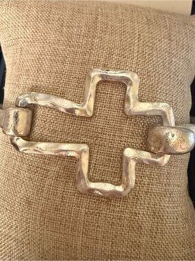 Chunky Silver Cross-Link Bracelet